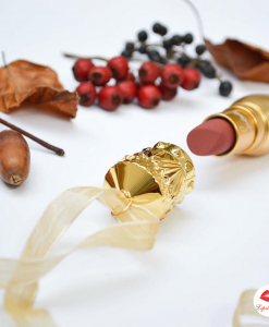 Son-Louboutin-velvet-matte-215m