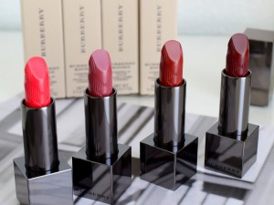 Son- Burberry- Kisses- Crimson- Pink- mau- 53
