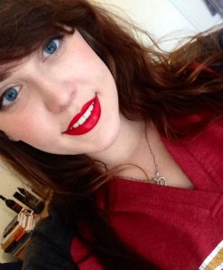 Son- Guerlain- mau- 820- Rouge- Parade