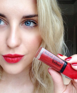 son-bourjois-rouge-edition-velvet-01