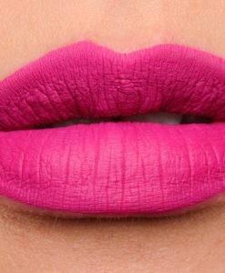 Son Kem MAC Tailored To Tease lên môi chuẩn