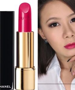Son Chanel màu 93 EXALTÉE lên môi