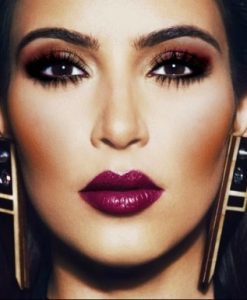 Son Chanel màu 40 LA SENSUELLE lên môi