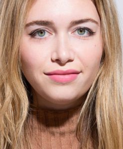 Son Chanel màu 55 LA DÉLICATE lên môi