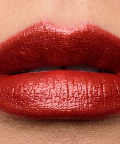 Son Estée Lauder 130 Slow Burn lên môi