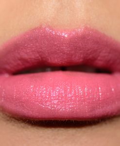 Son Estée Lauder 220 Sheer Sin lên môi