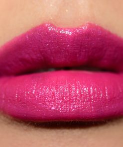 Son Estée Lauder 420 Thrill Seeker lên môi