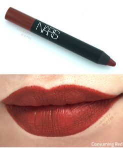 Son Nars Velvet Matte Lip Pencil Consuming Red lên môi