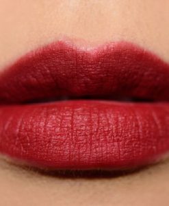 Son Nars Velvet Matte Lip Pencil Infatuated Red lên môi