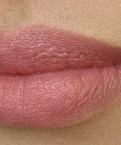 Son Gucci 010 Magnolia Pink lên môi