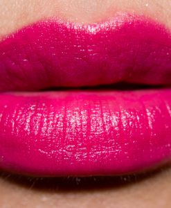 Son Nars Carthage lên môi nữ tính