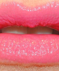 Son Givenchy Rouge Interdit Vinyl màu 06 lên môi