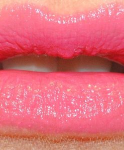 Son Givenchy Rouge Interdit Vinyl màu 06 lên môi