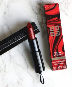 Son Givenchy Rouge Interdit 25 Rouger Revelateur
