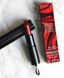 Son Givenchy Rouge Interdit 25 Rouger Revelateur