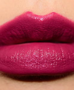 son-burberry-bright-plum-liquid-lip-velvet