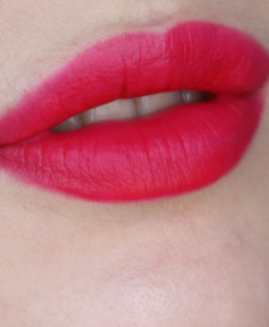 son-burberry-magenta