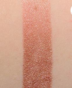 Swatch son MAC Holiday Crush