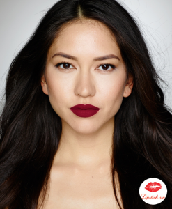 Son-Charlotte-Tilbury-Matte-Revolution-mau-Opium-Noir