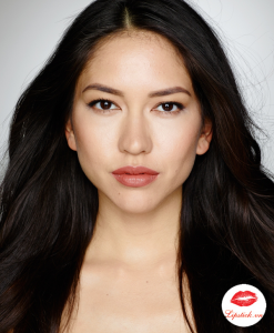 charlotte-tilbury-American-sweetheart-kissing