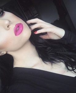 mau-son-nyx-matte-lipstick-shocking-pink
