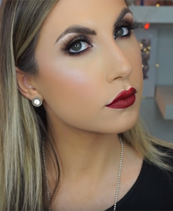 Son Covergirl Màu Đỏ Trầm