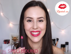 Tiểu Thư Với Son Covergirl Màu Hồng Tím