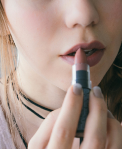 son-li-nyx-honeymoon-matte-lipstick