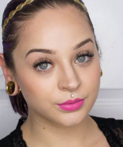 son-li-nyx-matte-lipstick-summer-breeze