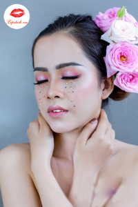 Son Clinique Màu Tím Trầm Kiêu Kỳ