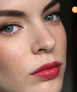 Son Lipstick Queen Saint Màu Đỏ Anh Đào