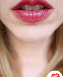 Son Lipstick Queen Saint Màu Đỏ Rượu