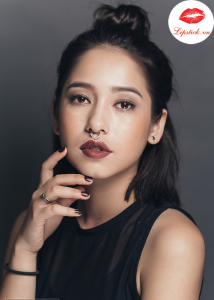 Đậm Phong Cách Gothic Với Son Lipstick Queen Silver Screen Màu Đỏ Rượu