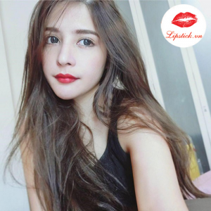 Đầy Uy Quyền Với Son Lipstick Queen Silver Screen Màu Đỏ Tươi