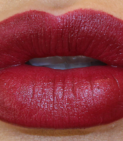 Son Lipstick Queen Velvet Rope Màu Đỏ Rượu