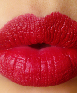 Son Dolce & Gabbana Màu Đỏ Lạnh