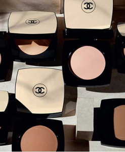 phan-phu-Chanel-Les-Beiges-dang-nen