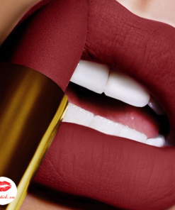 son-pat-mcgrath-mau-Guinevere-holiday