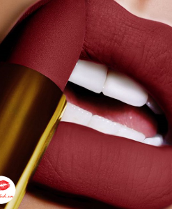 son-pat-mcgrath-mau-Guinevere-holiday