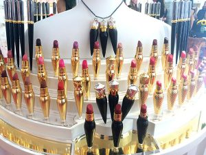 Son Christian Louboutin màu nào đẹp