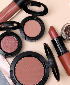 thiet-ke-son-mac-velvet-teddy-in-monochrome