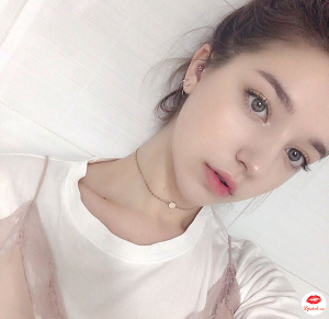 Son Bobbi Brown màu Beige