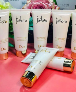 Sua-duong-the-nuoc-hoa-Dior J'adore