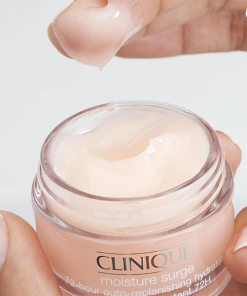 kem-duong-clinique-moisture-surge