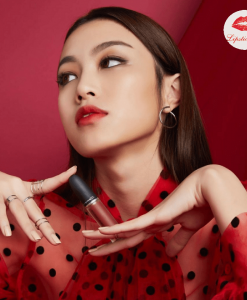 Son-MAC-Powder-Kiss-Liquid-Lipstick-991-Devoted-To-Chili