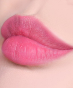 mac-powder-kiss-liquid-lipcolour-model-off-duty