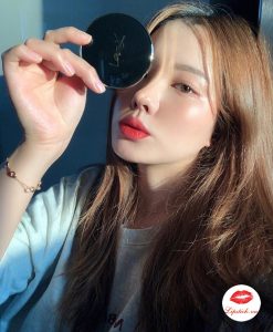 phan-nuoc-cushion-ysl-vo-den-vang