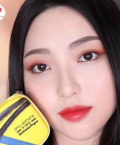 shu-uemura-red-boots