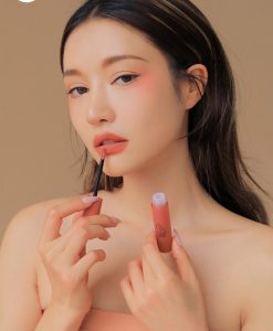 son-3ce-blurring-liquid-lip-mau-stick-around