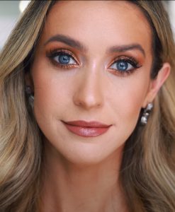 model-swatch-charlotte-tilbury-super-you